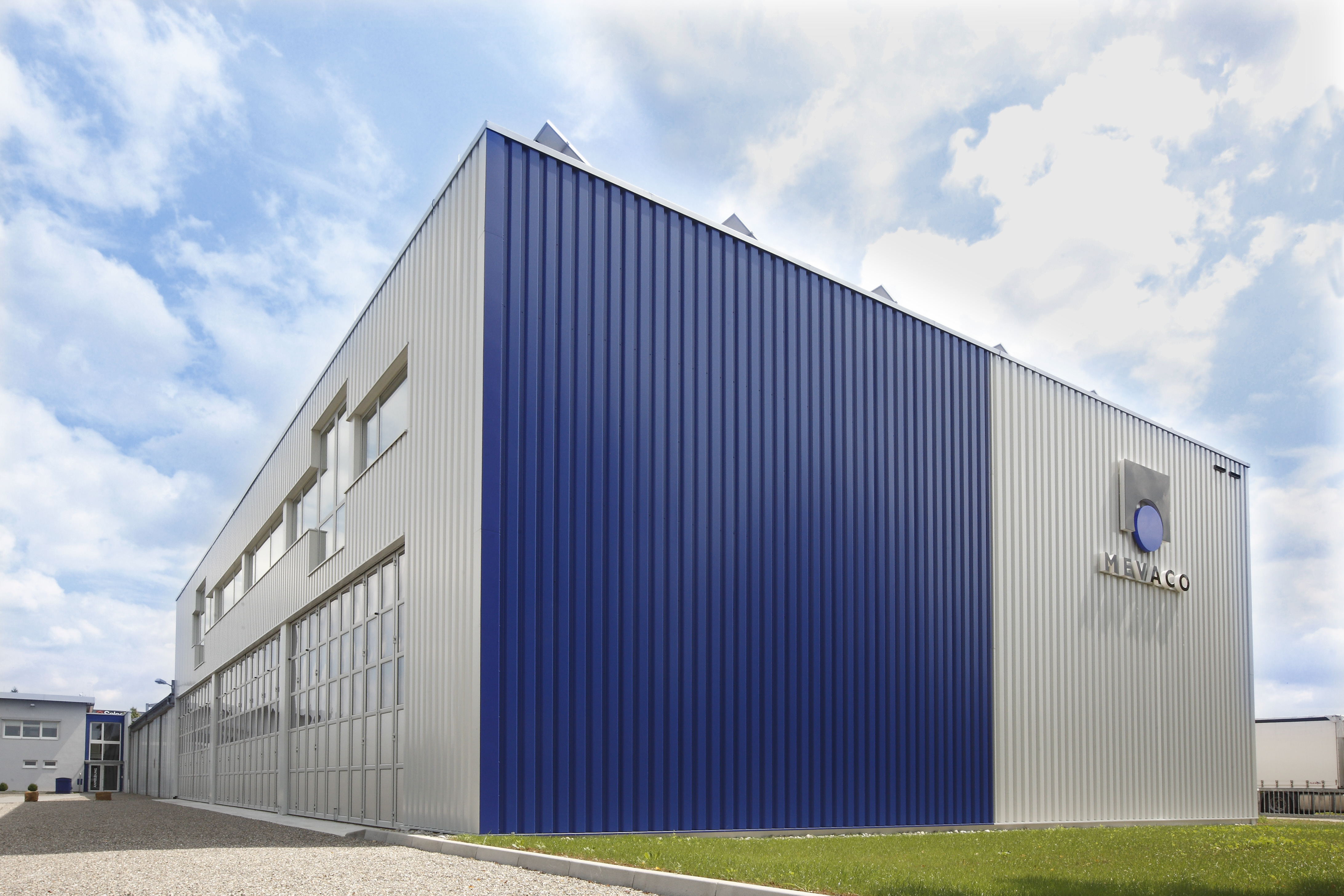 With its plant in Schlierbach, MEVACO has a central production facility for direct and partner sales in the entire European sales area. (Image: MEVACO GmbH)